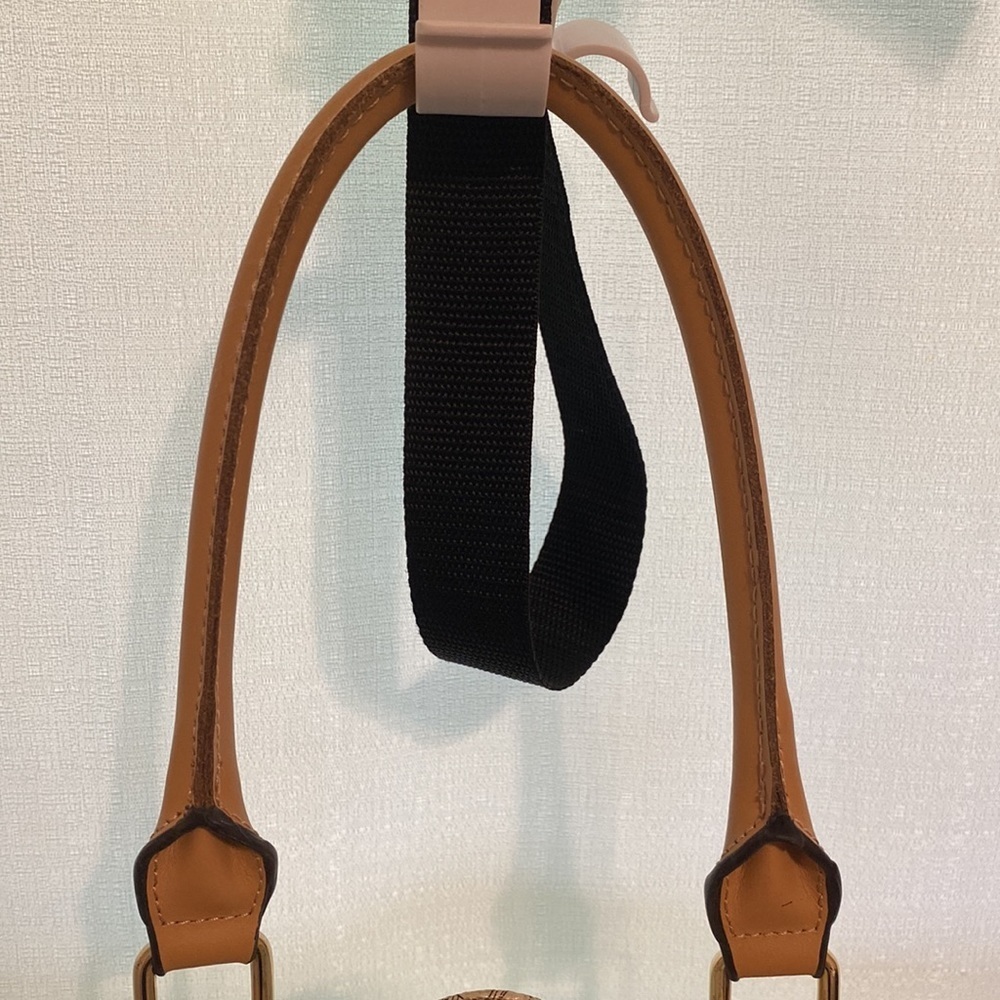 Calvin Klein women’s bag lightly use stains inside - Picture 8 of 10